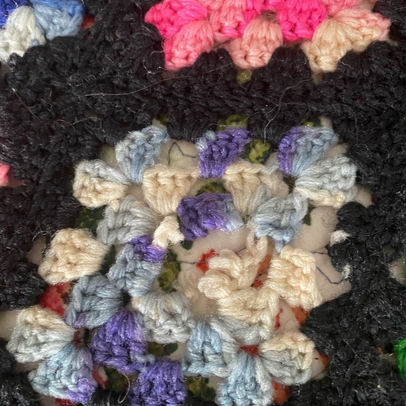 Vintage multi color crochet oblong accent blanket - Picture 8 of 8